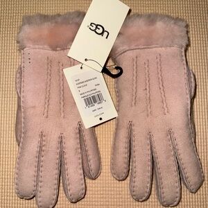 Ugg exposed sheepskin glove in pink cloud in size small MSRP 200